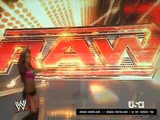WWE_Raw_05_21_07_Divas_XviD_avi_000047013.jpg