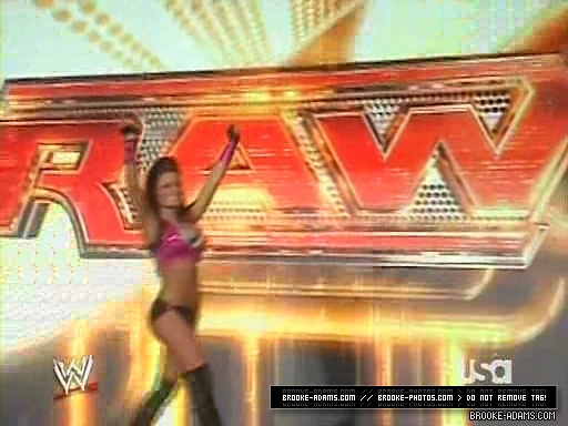 WWE_Raw_05_21_07_Divas_XviD_avi_000047347.jpg