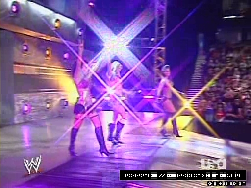 WWE_Raw_05_21_07_Divas_XviD_avi_000052018.jpg