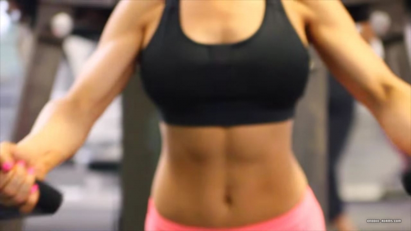 VIDEOS_-_Working_Out_Your_Chest_On_The_Knockouts_Workout_-_Ep__5_MKV_20150903_131357_432.jpg