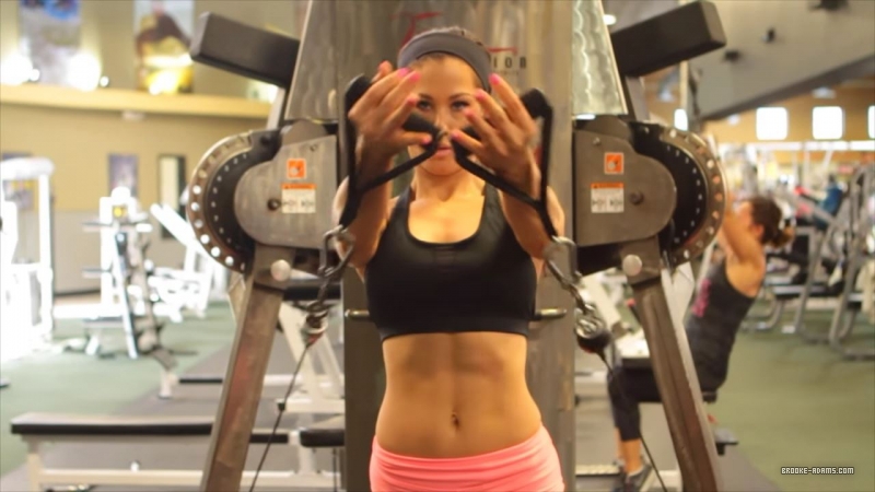 VIDEOS_-_Working_Out_Your_Chest_On_The_Knockouts_Workout_-_Ep__5_MKV_20150903_131401_527.jpg