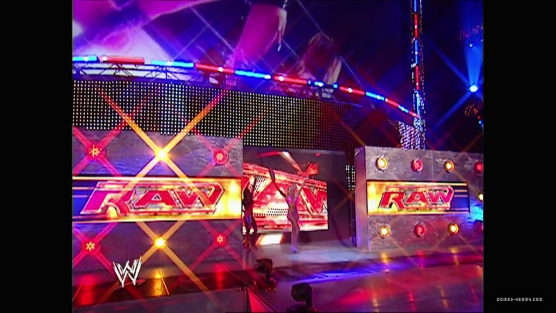 WWE_Monday_Night_Raw_2007_05_28_720p_WEB_h264-HEEL_mp4_000253869.jpg