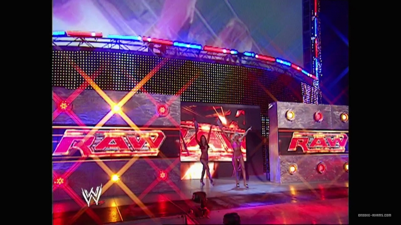 WWE_Monday_Night_Raw_2007_05_28_720p_WEB_h264-HEEL_mp4_000254426.jpg