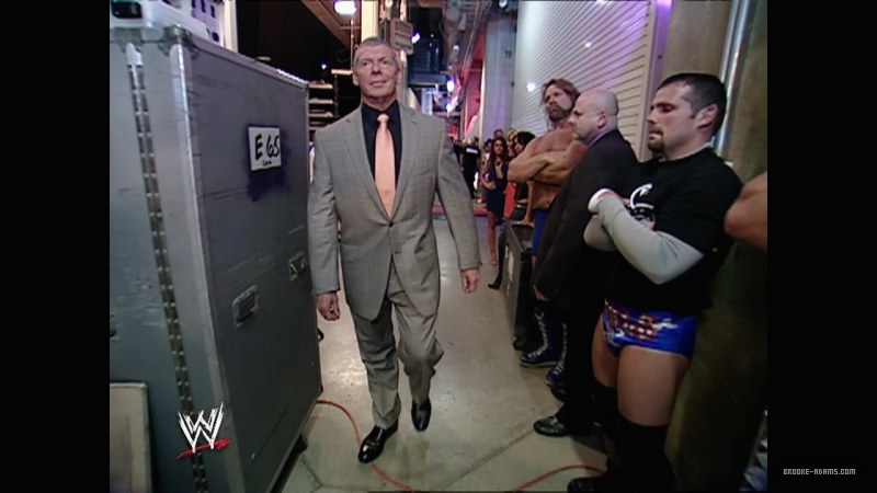 WWE_Monday_Night_Raw_2007_06_11_720p_WEB_h264-HEEL_mp4_007711651.jpg