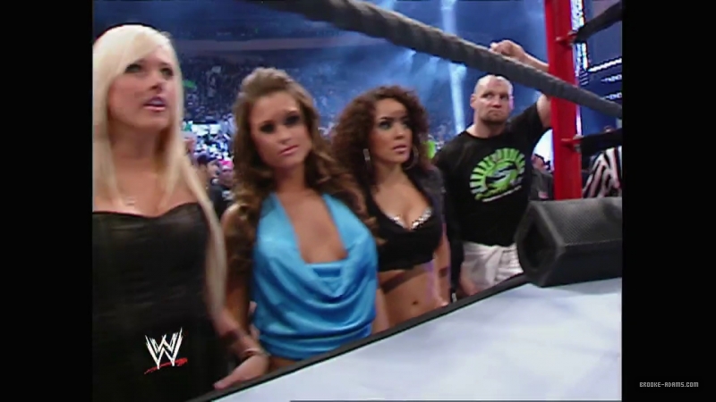 WWE_Monday_Night_Raw_2007_08_13_720p_WEB_h264-HEEL_mp4_000315434.jpg
