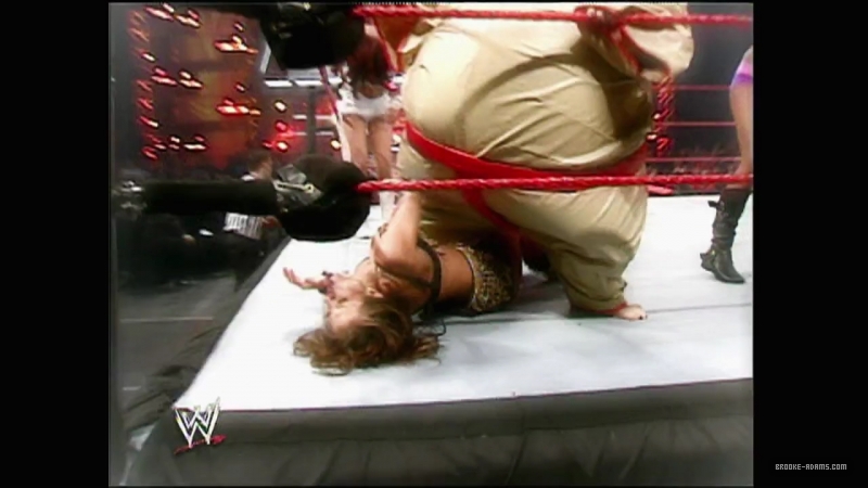 WWE_Monday_Night_Raw_2007_11_05_720p_WEB_h264-HEEL_mp4_001174438.jpg
