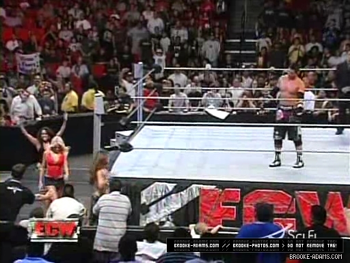 ECW_07-24-07_Miz_vs_Nunzio_w-Extreme_Expose_at_ringside_avi_000086286.jpg