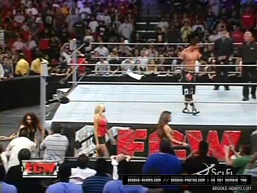 ECW_07-24-07_Miz_vs_Nunzio_w-Extreme_Expose_at_ringside_avi_000088288.jpg