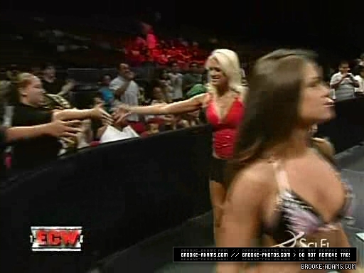ECW_07-24-07_Miz_vs_Nunzio_w-Extreme_Expose_at_ringside_avi_000091791.jpg