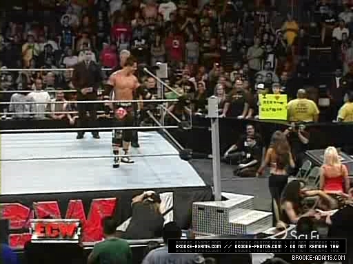 ECW_07-24-07_Miz_vs_Nunzio_w-Extreme_Expose_at_ringside_avi_000093460.jpg