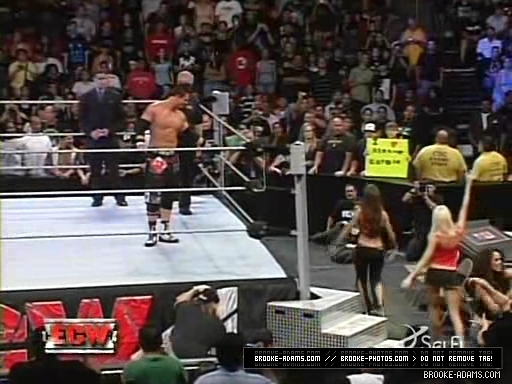 ECW_07-24-07_Miz_vs_Nunzio_w-Extreme_Expose_at_ringside_avi_000094294.jpg