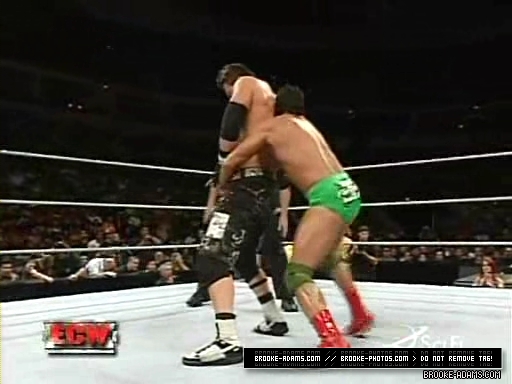 ECW_07-24-07_Miz_vs_Nunzio_w-Extreme_Expose_at_ringside_avi_000133500.jpg