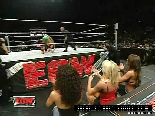 ECW_07-24-07_Miz_vs_Nunzio_w-Extreme_Expose_at_ringside_avi_000185852.jpg