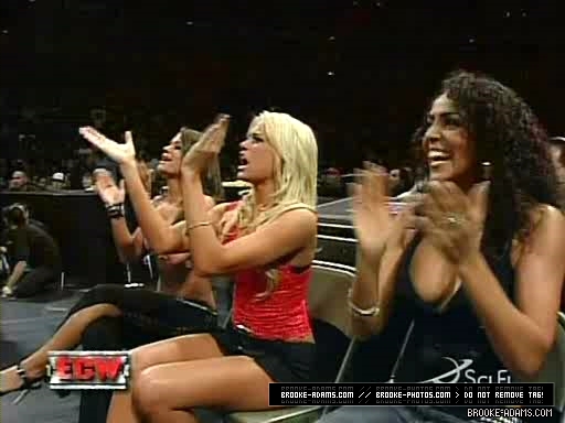 ECW_07-24-07_Miz_vs_Nunzio_w-Extreme_Expose_at_ringside_avi_000194094.jpg