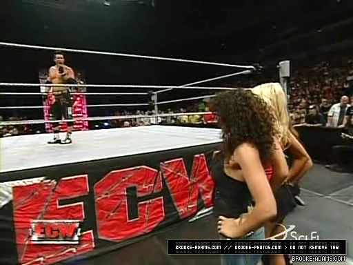 ECW_07-24-07_Miz_vs_Nunzio_w-Extreme_Expose_at_ringside_avi_000379279.jpg