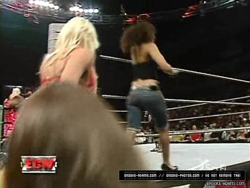 ECW_07-24-07_Miz_vs_Nunzio_w-Extreme_Expose_at_ringside_avi_000390290.jpg