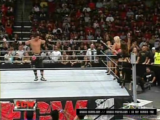 ECW_07-24-07_Miz_vs_Nunzio_w-Extreme_Expose_at_ringside_avi_000394294.jpg
