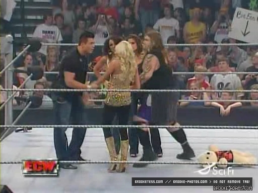 ECW_10-02-07_Balls_Mahoney-Kelly_Kelly-Miz_w-Extreme_Expose_ring_segment_avi_000157368.jpg