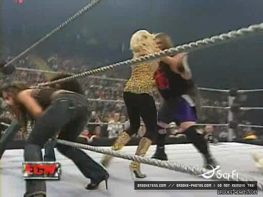 ECW_10-02-07_Balls_Mahoney-Kelly_Kelly-Miz_w-Extreme_Expose_ring_segment_avi_000163273.jpg