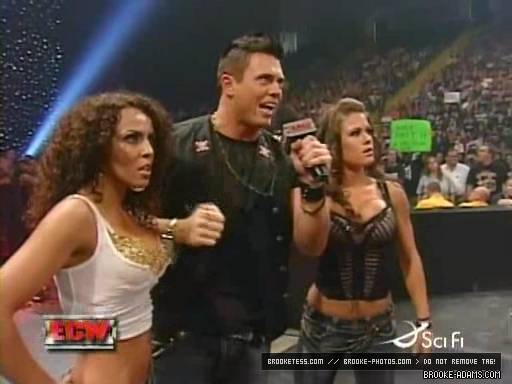 ECW_10-02-07_Balls_Mahoney-Kelly_Kelly-Miz_w-Extreme_Expose_ring_segment_avi_000190396.jpg