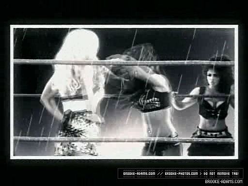 WWE_Raw_05_21_07_Divas_XviD_avi_000240373.jpg